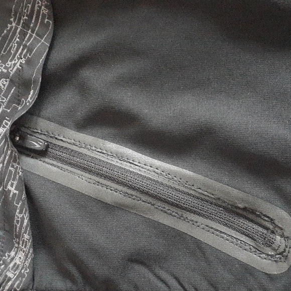 Sugoi Men's Ignite Shelter Jacket Black Size Medium - Picture 10 of 10